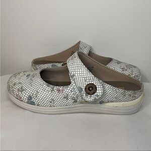 Drew Juniper Clogs Cream Multicolored Floral Snake Skin Slip On Size 8.5